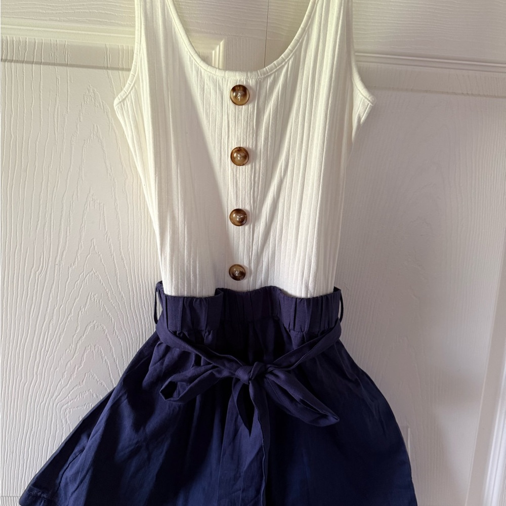 White Button-Front Tank with Navy Paperbag Waist Shorts - Picture 2 of 6
